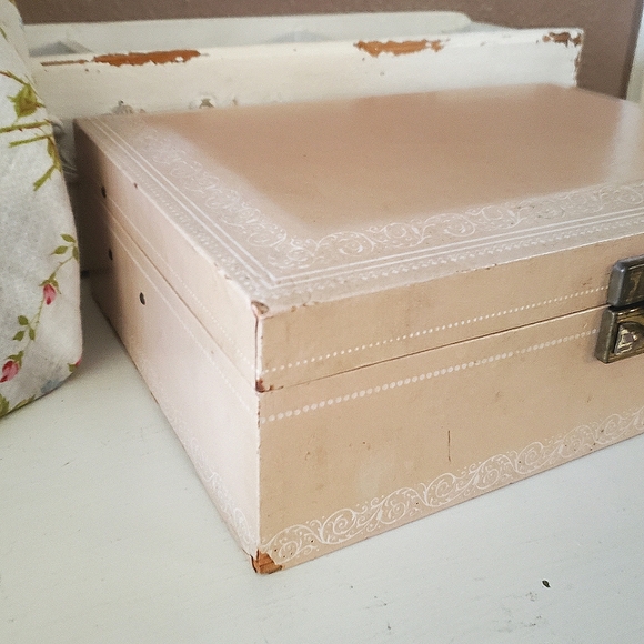 Vtg Pink Jewelry Box - Picture 6 of 11